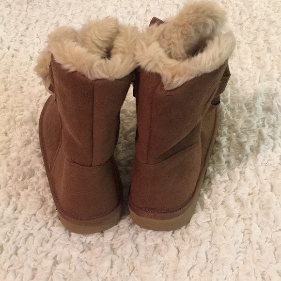 Brown Furry Pom Pom Booties - Picture 4 of 9
